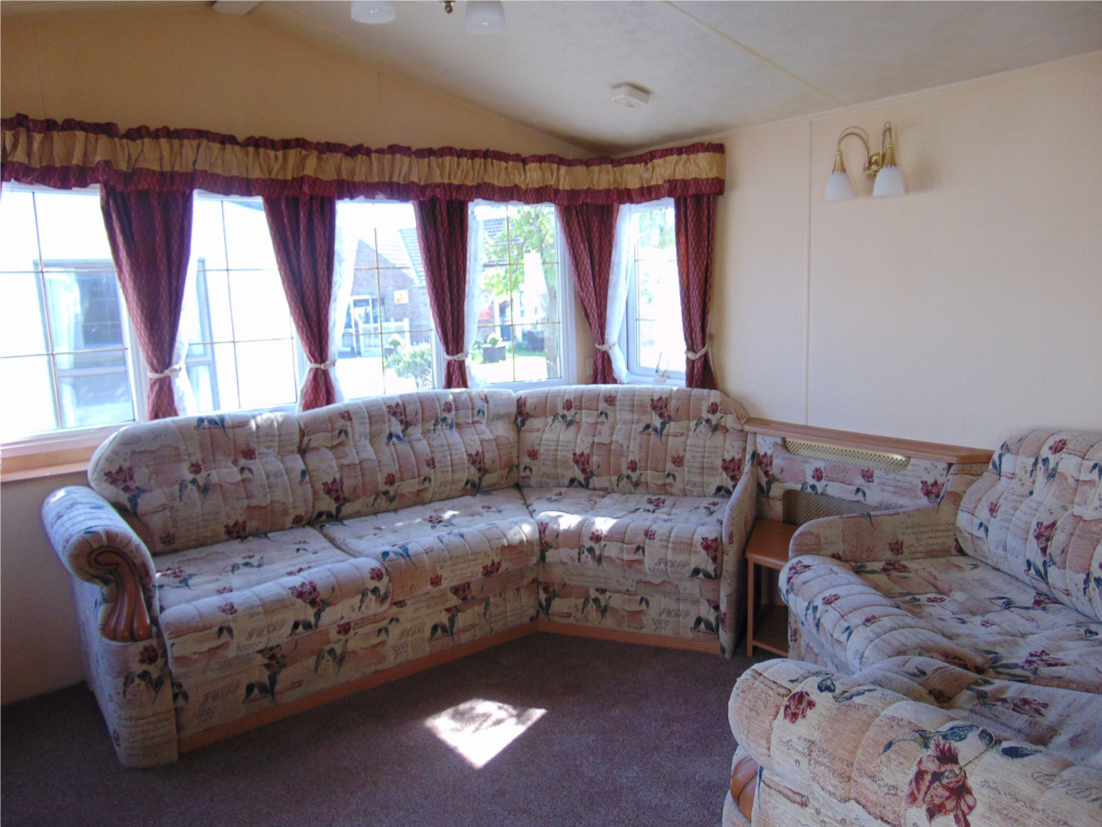 PREOWNED 2005 WILLERBY GRANADA Flower of May