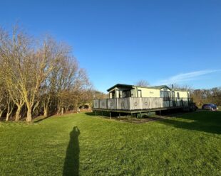 PRE-OWNED 2012 WILLERBY MERIDIAN LODGE