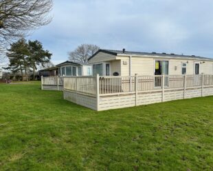 PRE-OWNED 2005 WILLERBY BERMUDA