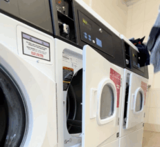 LAUNDRETTE