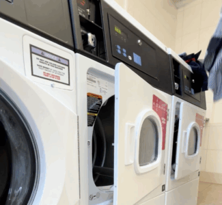 LAUNDERETTE