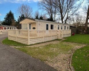 PRE-OWNED 2004 WILLERBY BERMUDA
